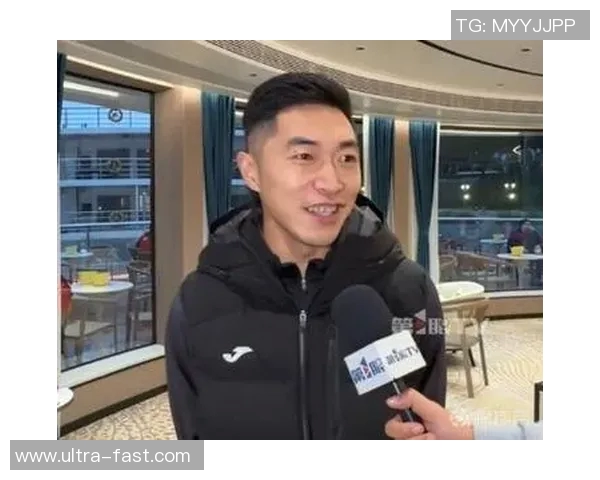 老梁带你走进足球明星的传奇人生与辉煌成就