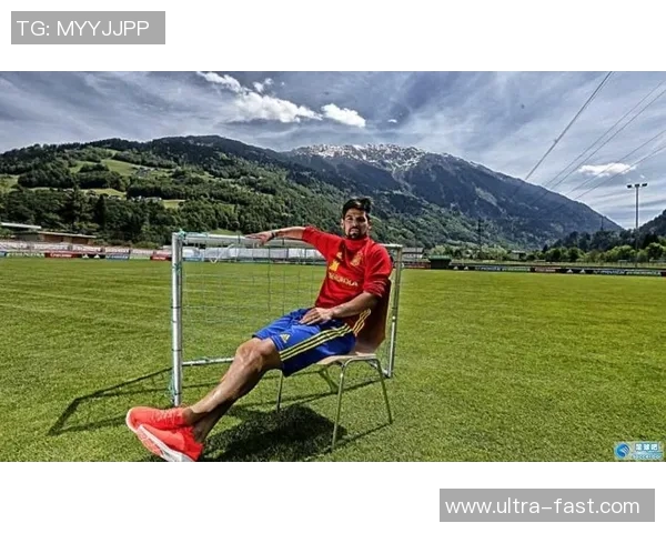 荷兰光头足球明星的传奇人生与场上风采揭秘