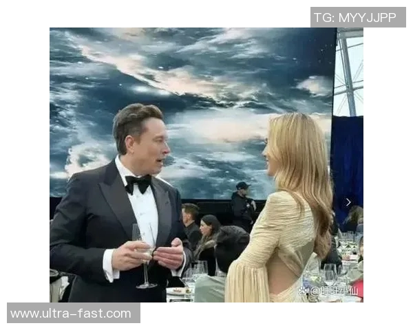 银发足球明星的时尚转变与运动场上的风采碰撞